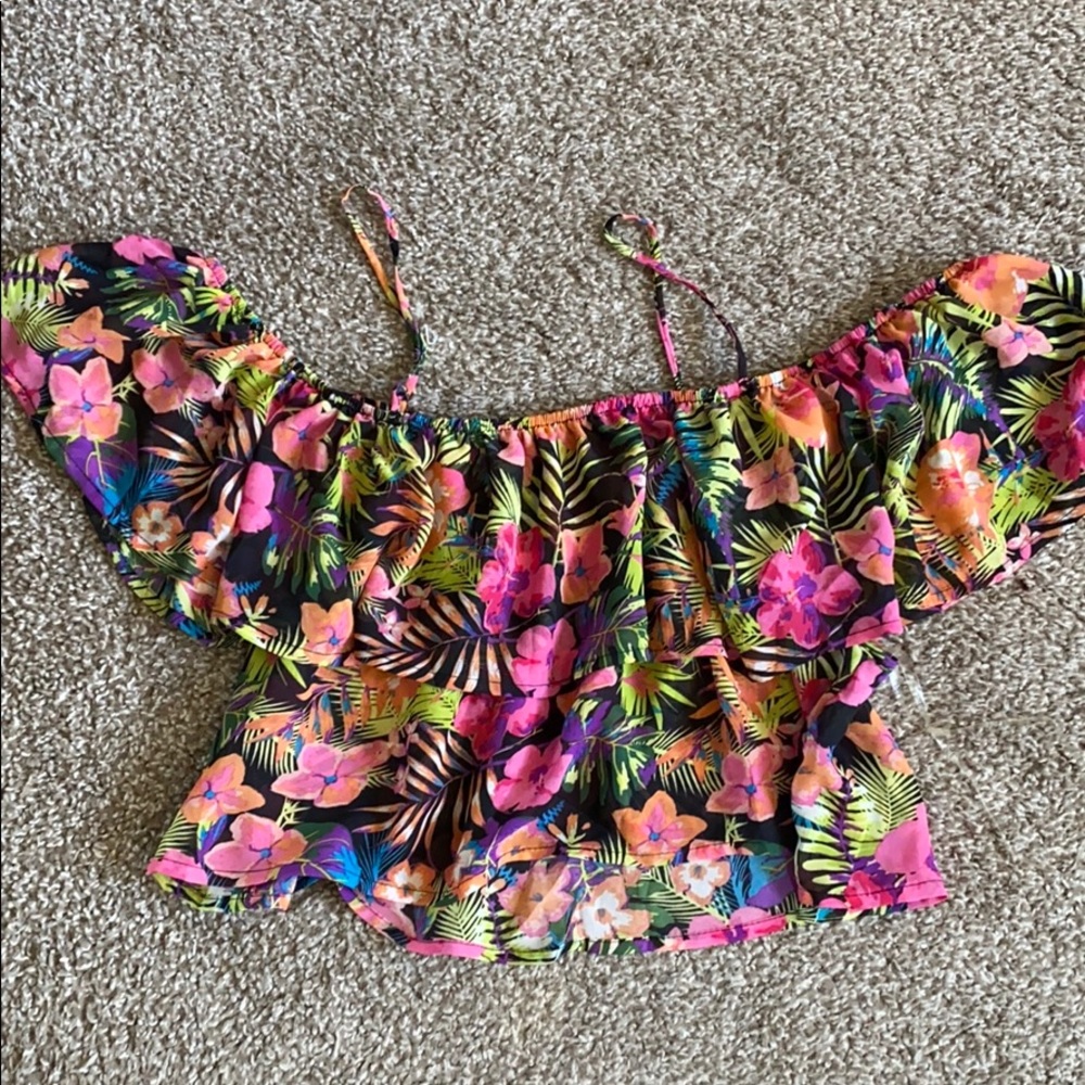 Flowered ruffle crop top
